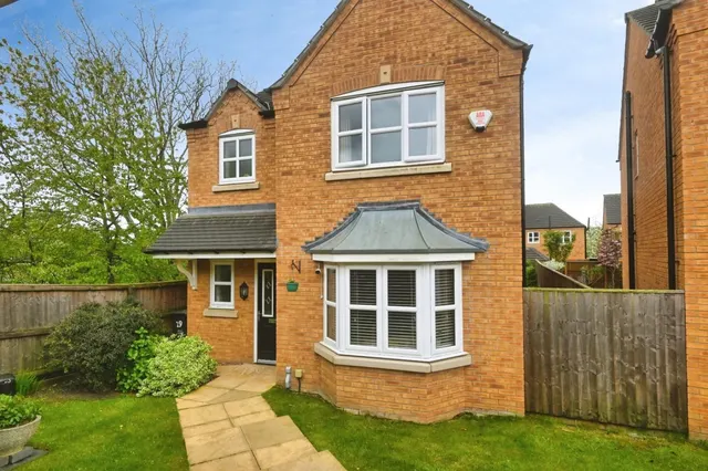 Croft Close, Two Gates, B77, photo 1
