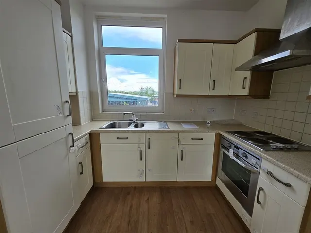 Burrage Road, Redhill, RH1, photo 3