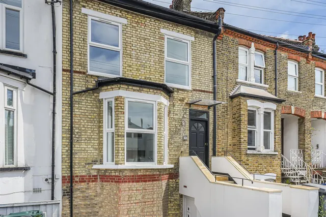 Gruneisen Road, Finchley, N3 1LU, photo 1
