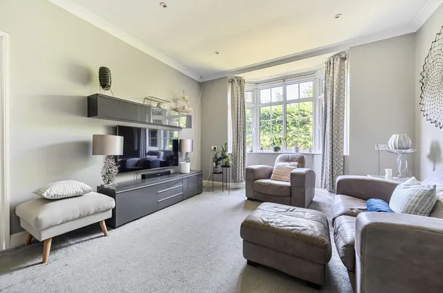 Upper Manor Road, Farncombe, GU7, photo 3
