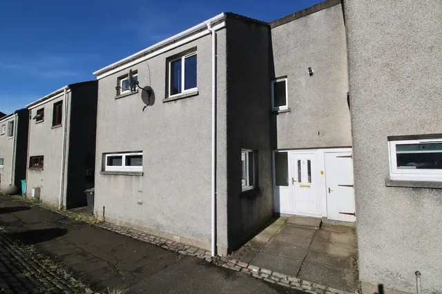 Photo 2 — Tiree Drive, Cumbernauld, G67 1NX