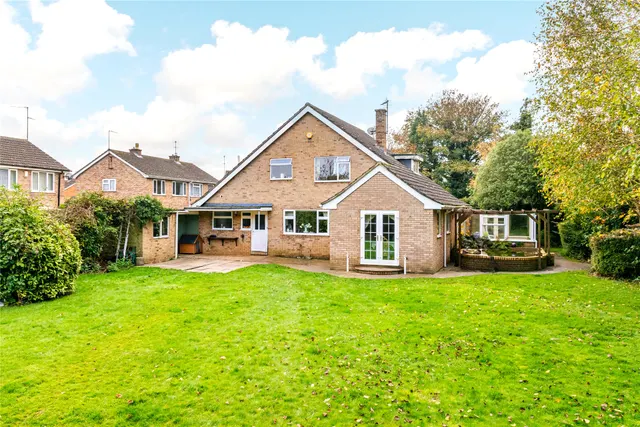 Irchester Road, Rushden, NN10, photo 3