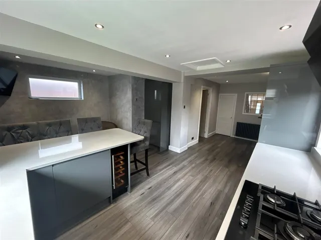 Central Drive, Heald Green, photo 3