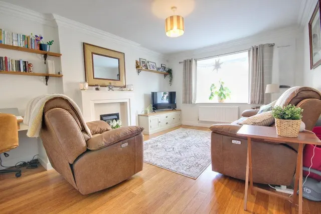 Photo 2 — Hillcrest Drive, Beverley