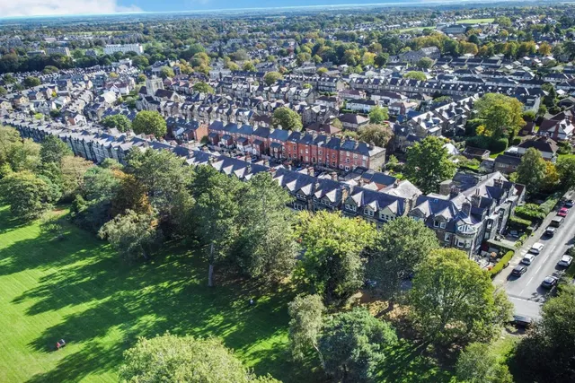 Harlow Moor Drive, Harrogate, HG2, photo 3