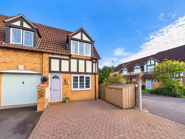 Lych Gate Mews, Lydney, GL15, photo 1