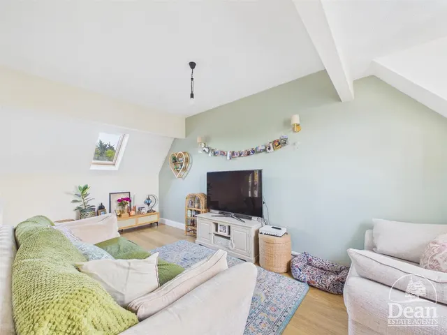 Lych Gate Mews, Lydney, GL15, photo 3