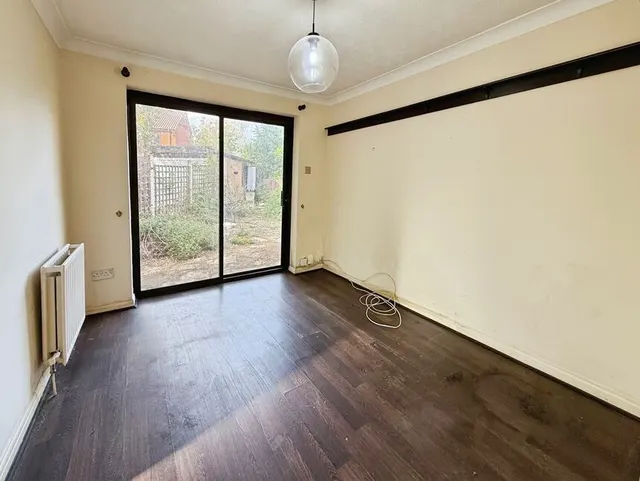 Photo 3 — Staffordshire Crescent, Lincoln, Lincolnshire, LN6