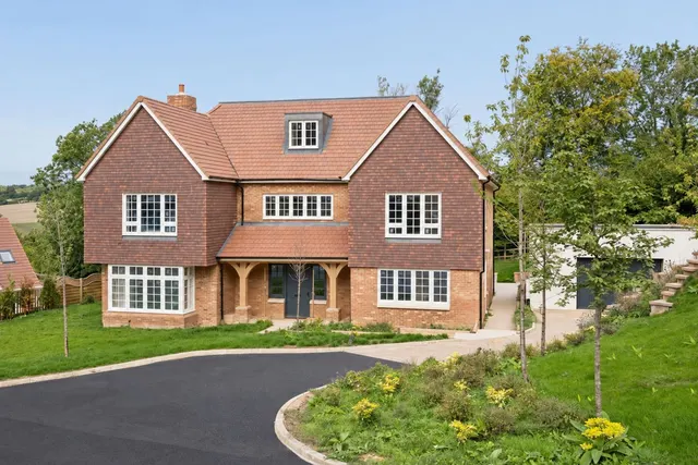 Kiln Lane, Bourne End, SL8, photo 1