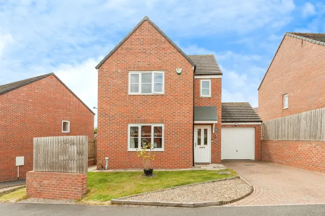 Sutton View, WAKEFIELD, photo 1