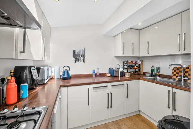 Roskell Road, London, SW15, photo 2