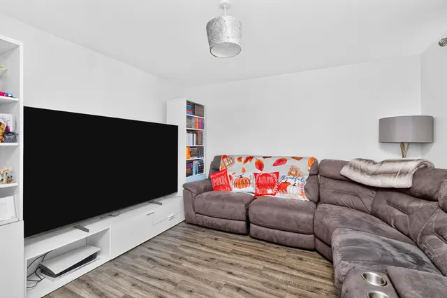 Patterton Range Drive, Glasgow, G53, photo 3