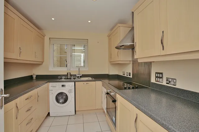 Priory Mill Lane, Witney, photo 3