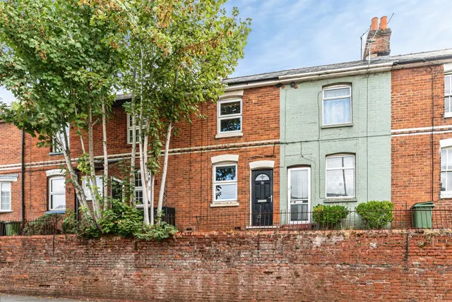 Winchester Road, Basingstoke, photo 1