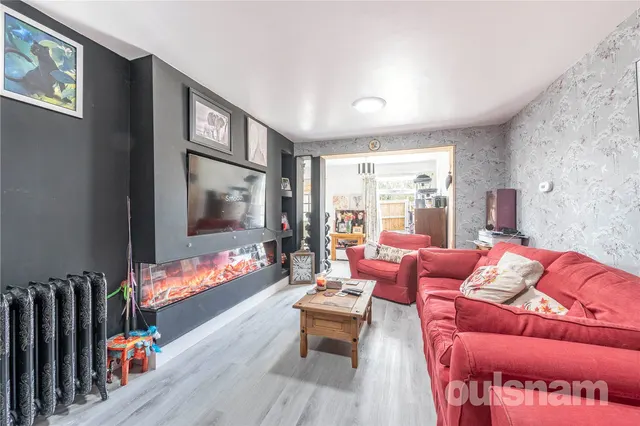 Photo 3 — Windsor Close, Rubery, Rednal, Birmingham, B45 0DA