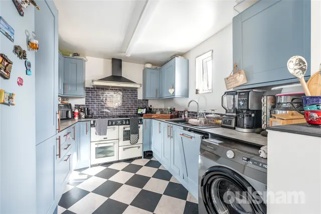 Photo 2 — Windsor Close, Rubery, Rednal, Birmingham, B45 0DA