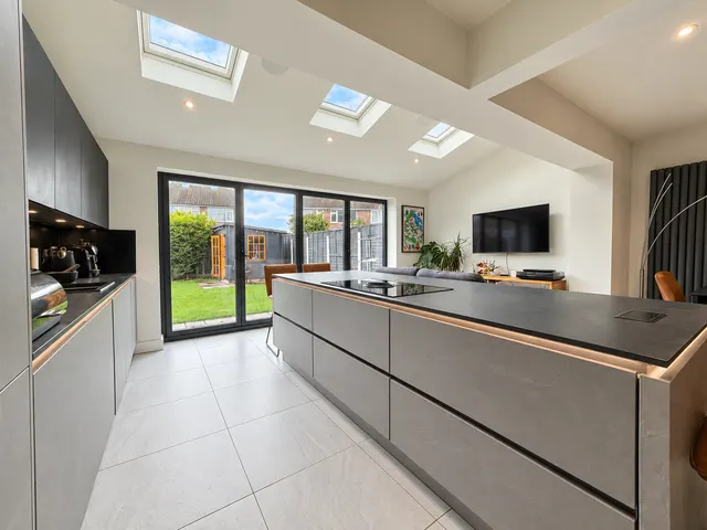 Lindrick Avenue, Whitefield, M45, photo 2
