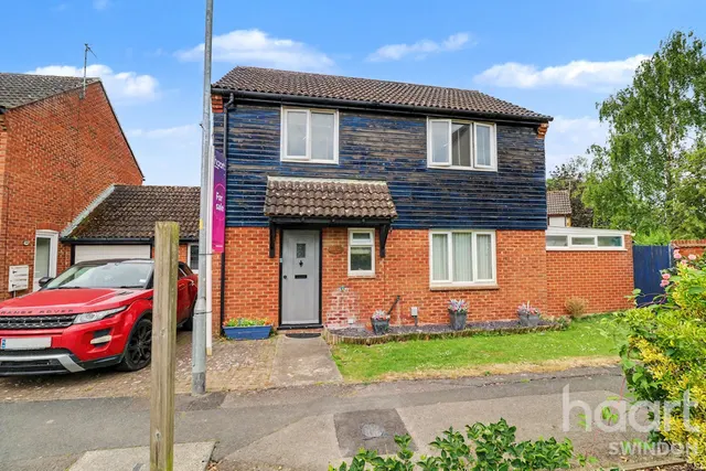 High Mead, Swindon, SN4, photo 1