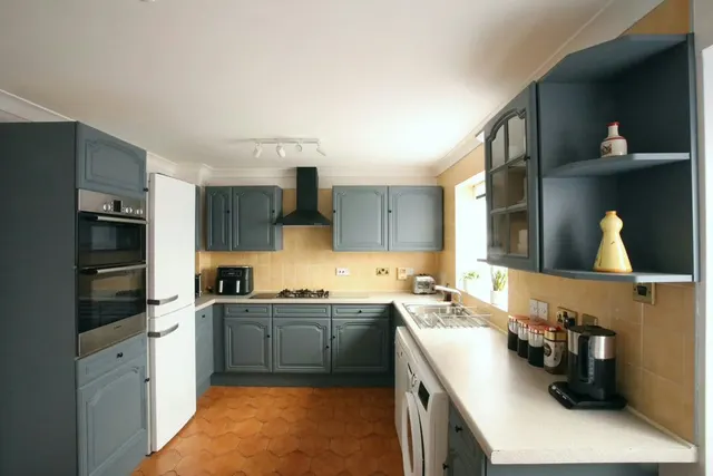 Photo 2 — Dunchurch Dale, Walnut Tree, Milton Keynes, Buckinghamshire, MK7 7BU