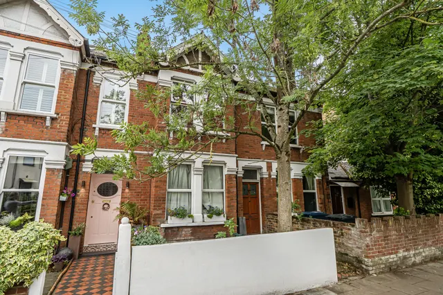 Flat 3, 107 Mill Hill Road, London, photo 1