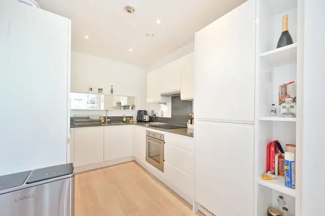 Photo 2 — Flat 27, Smith House, Matthews Close, Wembley