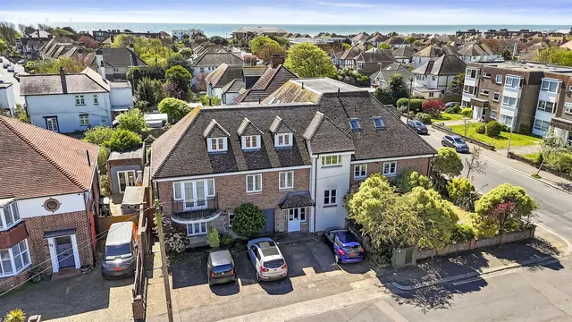 Photo 2 — 44 Wallace Avenue, West Worthing