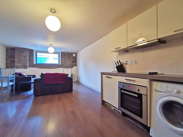 Upper Blakeridge Lane, Batley, WF17, photo 2