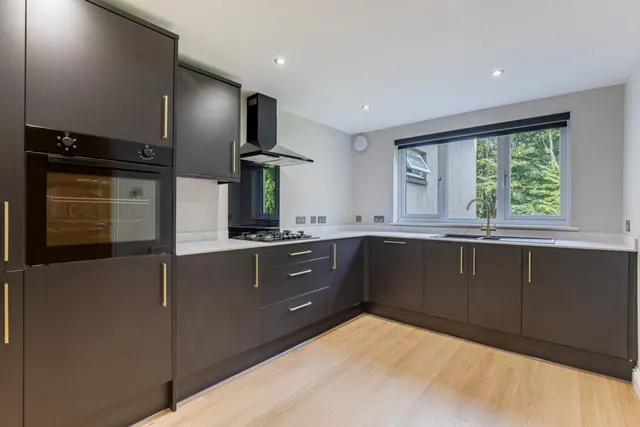 Grampian Gardens, Aberdeen, AB21, photo 1