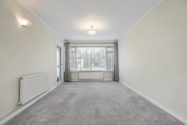 Russell Drive, Stanwell, TW19, photo 2