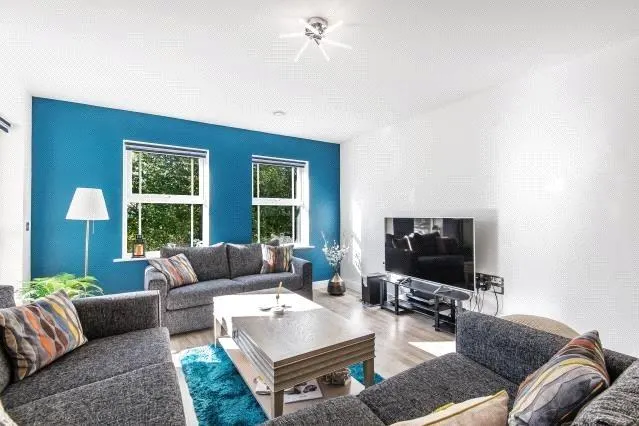 Dyas Road, Sunbury-on-thames, TW16, photo 3