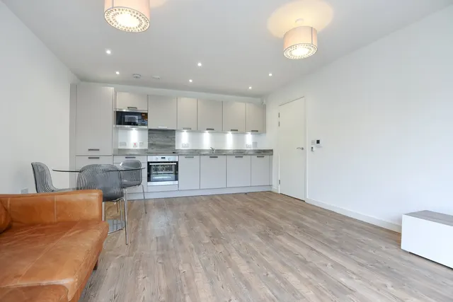 2 bedroom flat — Blondin Way, Surrey Quays, London, SE16