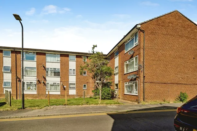 Sandringham Court, Slough, photo 1