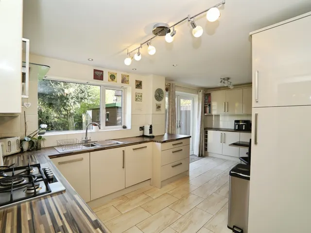 Chestnut Close, Caerphilly, CF83, photo 2