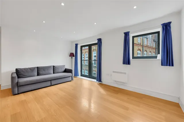 Salmon Lane, Limehouse, E14, photo 2