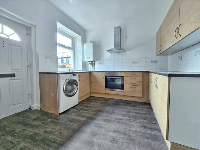 Commercial Street, Stacksteads, OL13, photo 3