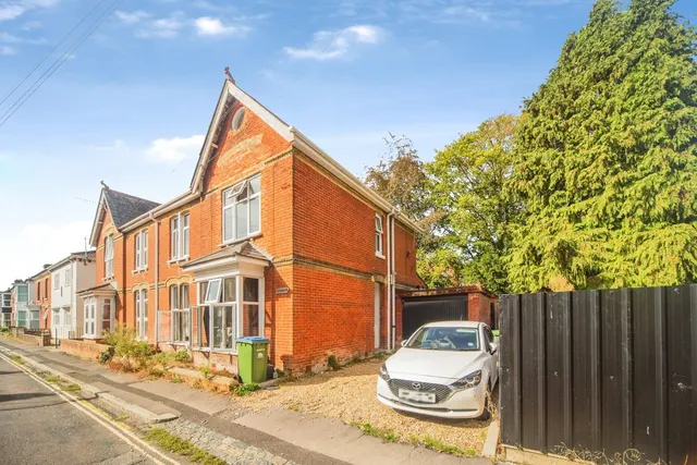 Brighton Road, Southampton, SO15, photo 1