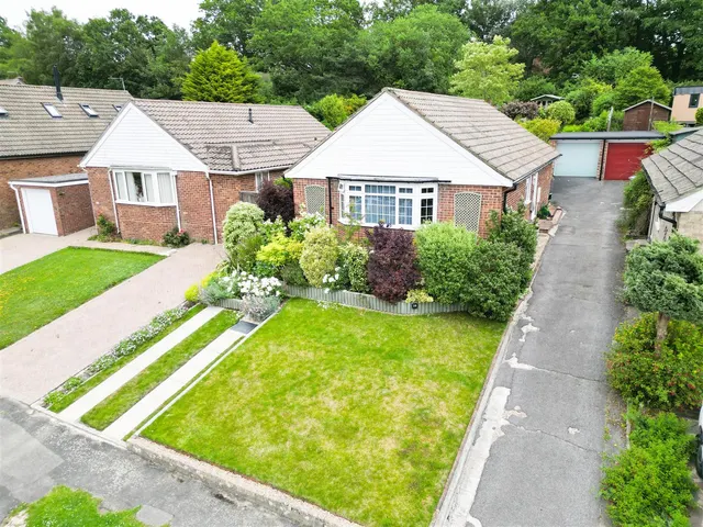Swaines Way, Heathfield, TN21 0AL, photo 1