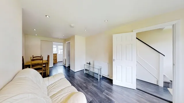 Photo 3 — Westgate Close, Canterbury