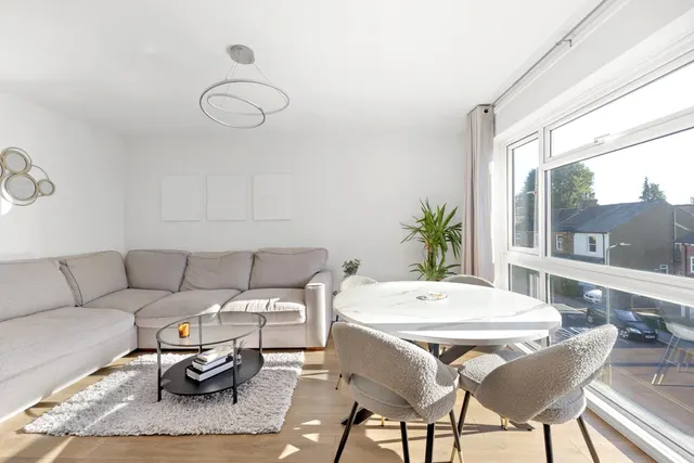 Photo 3 — Bells Hill, Barnet, EN5 2SR