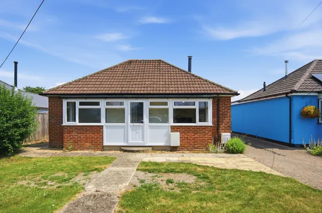 Astor Crescent, Ludgershall, photo 1