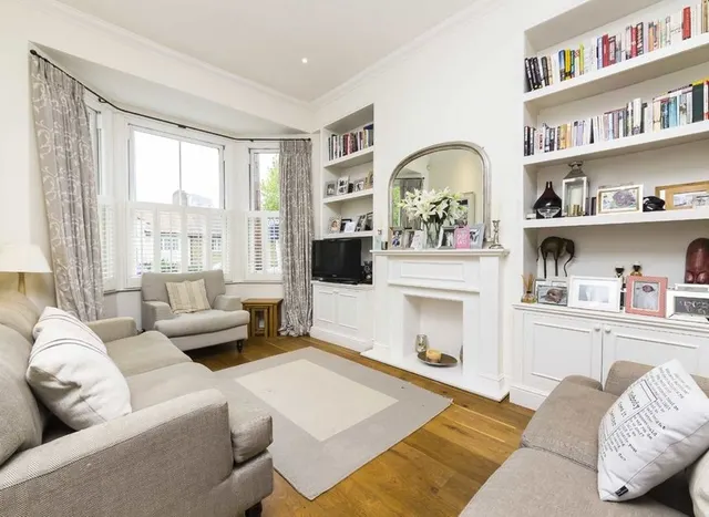 Merton Road, Putney, SW18, photo 2