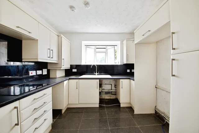 Leyburn Road, Romford, RM3, photo 3