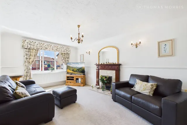 Sparrowhawk Way, Hartford, PE29, photo 3