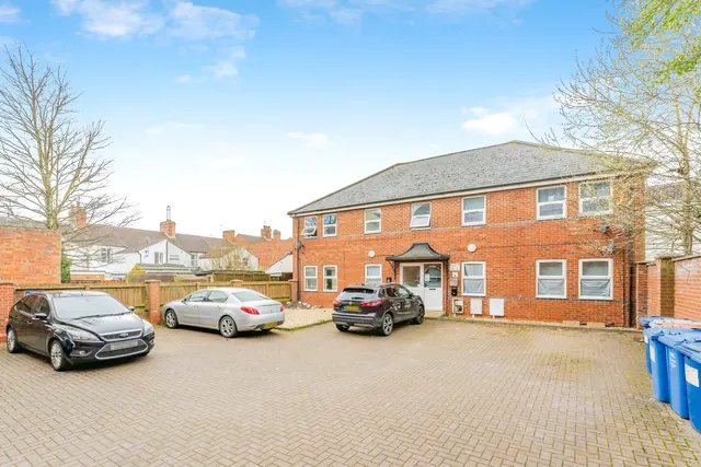 Wellington Street, Kettering, photo 1