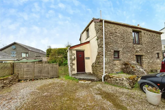 Advent, Camelford, PL32, photo 1