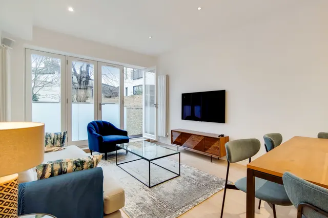 Photo 3 — Flat 4, 397 Clapham Road, London