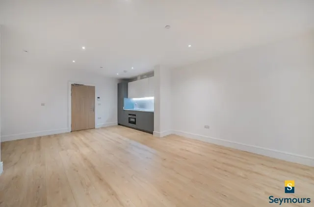 Pyrcroft Road, Chertsey, KT16, photo 2