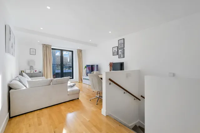 1 bedroom flat, Oratory Apartments, Canning Town, E16
