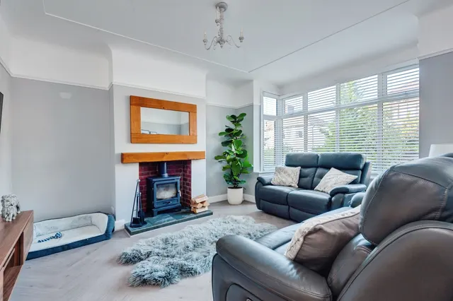 Cheyne Gardens, Liverpool, L19, photo 3