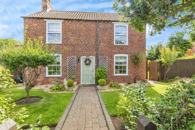 Newark Road, Bassingham, LN5, photo 1